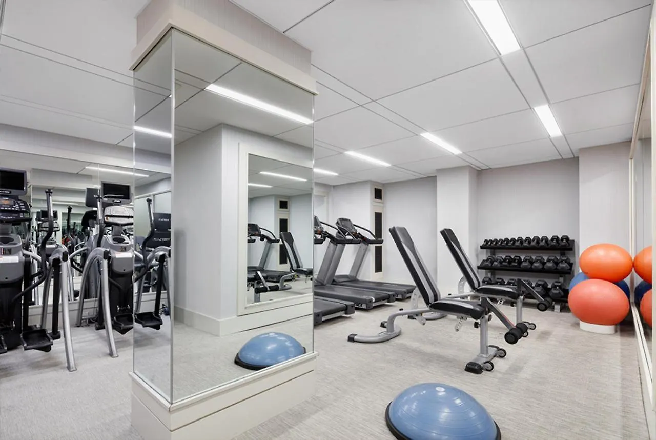 Ues Studio W Gym Doorman Balcony Stunning Roof Nyc-504 New York USA